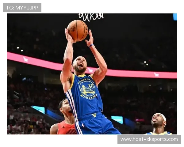 库里示意拉开，金州勇士给他空间